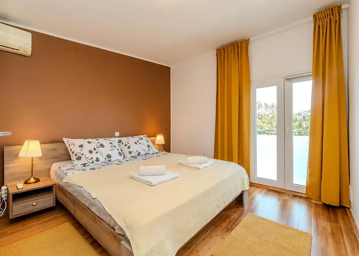 In With Sauna 別荘